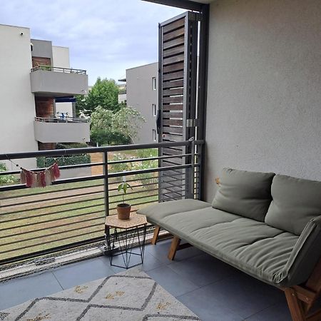 Appartement T2 Avec Terrasse, 5 Min De La Plage Fréjus Exterior photo